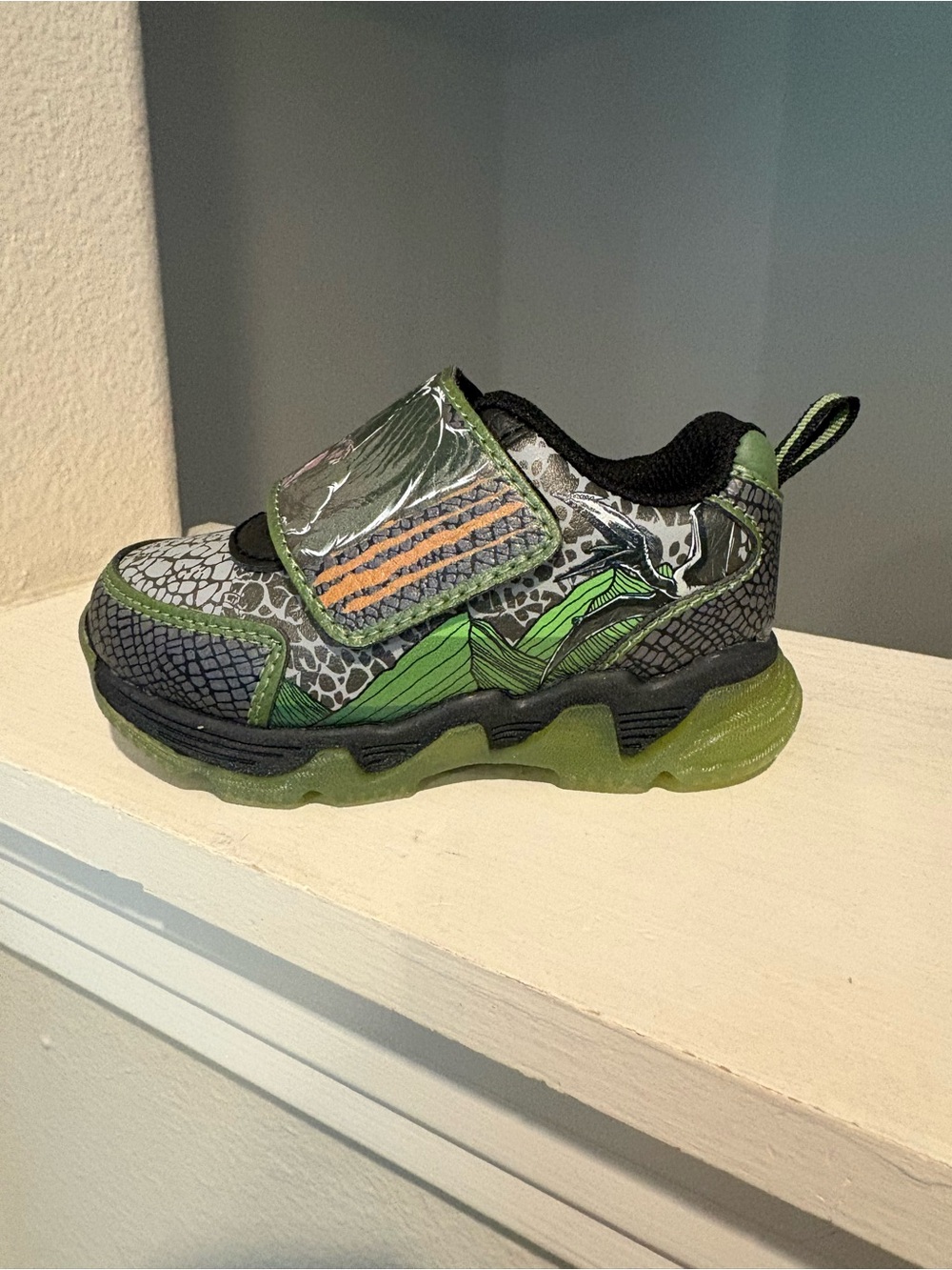 Jurassic World Boys Sneakers T-Rex Light Up Shoes Toddler and Youth Sizes - Picture 4 of 11
